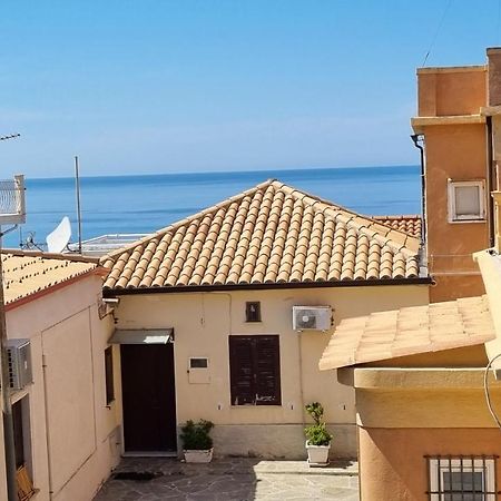 Апартаменти Vittoria House Тропеа Екстер'єр фото