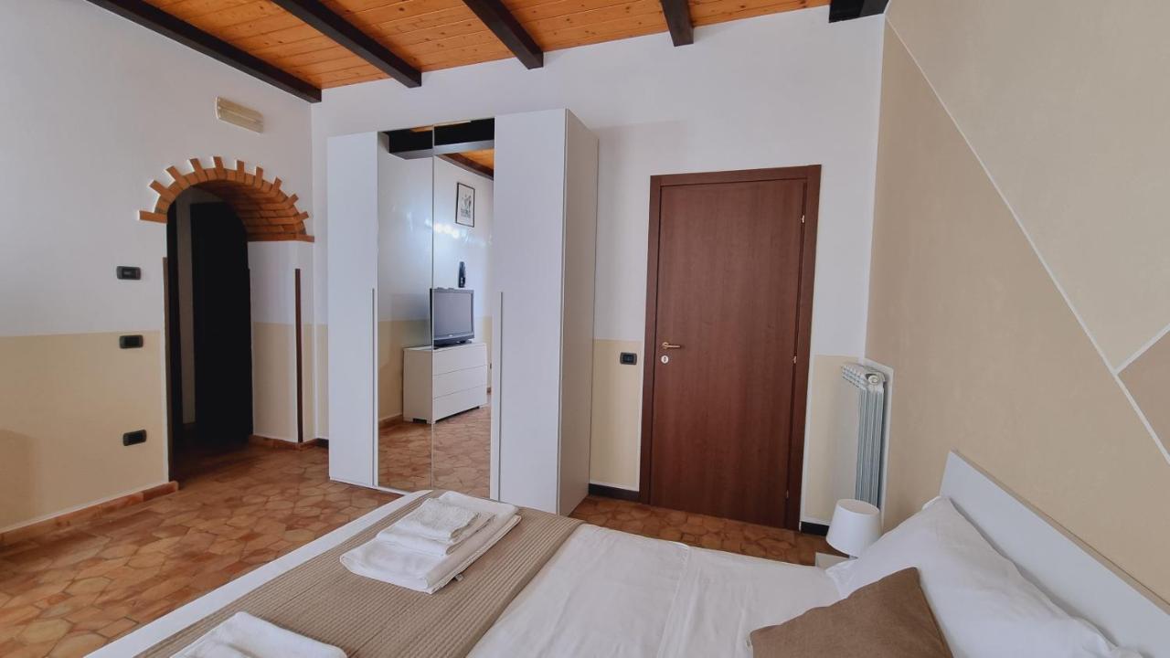 Апартаменти Vittoria House Тропеа Екстер'єр фото