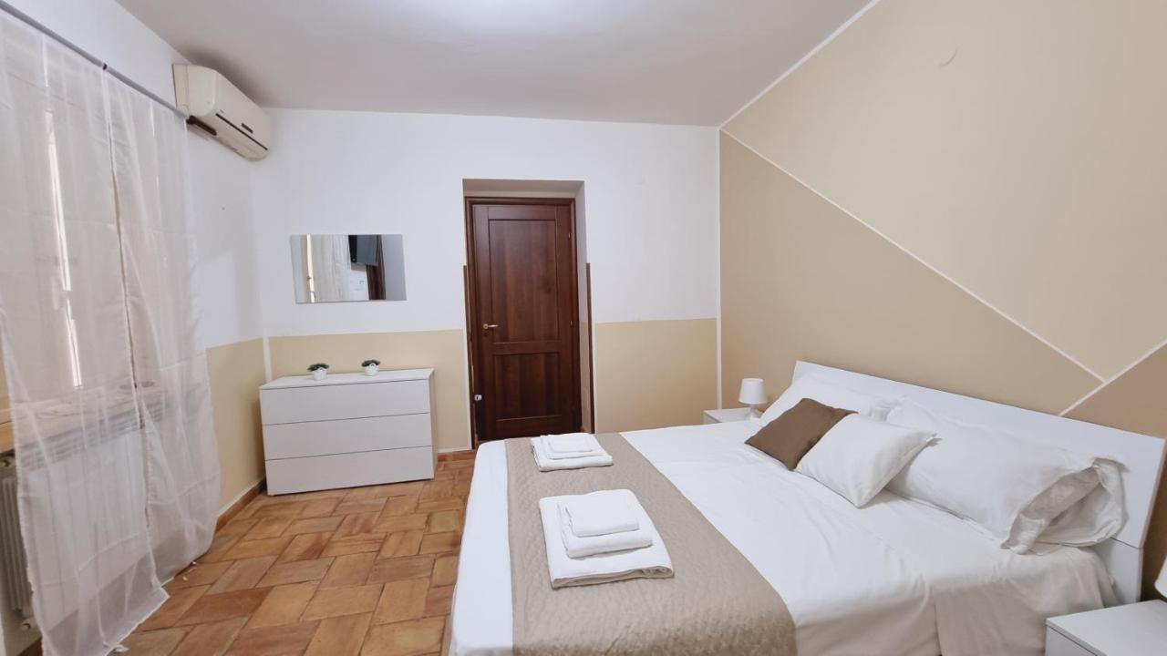 Апартаменти Vittoria House Тропеа Екстер'єр фото